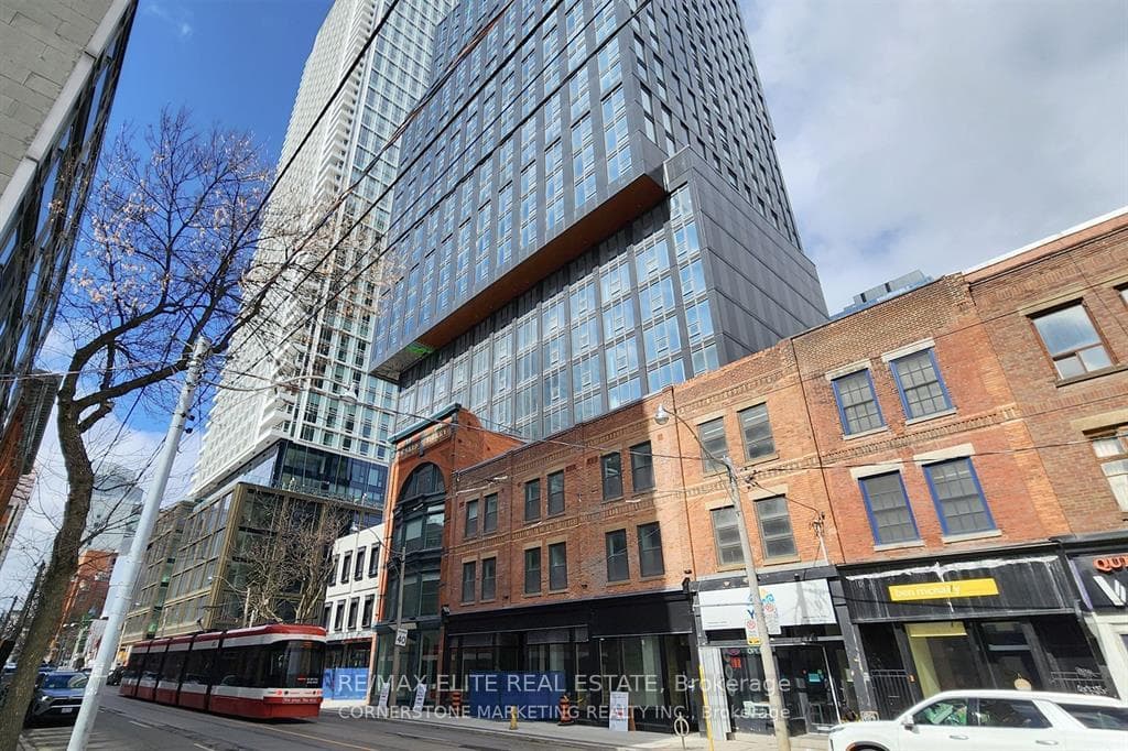 100 Queen Street Unit 1815, Regent Park / Cabbagetown / St. James Town, ON M5C 0B5 - Photo 1