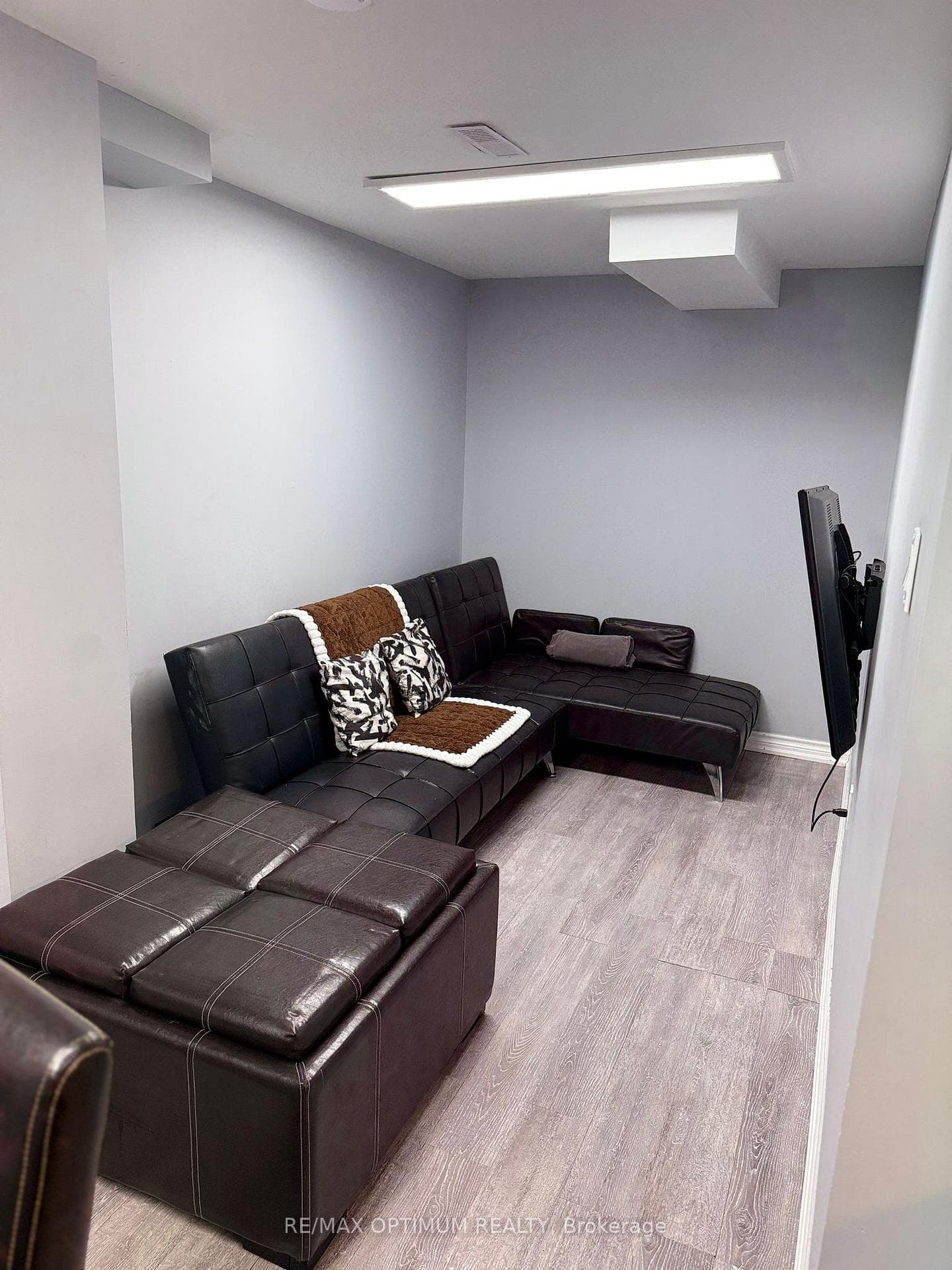 3250 Apricot Street Unit Bsmt, Mississauga, ON L5N 8A8 - Photo 1