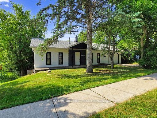 1000 Elgin Street, Newmarket, ON L3Y 3C1 - Photo 1