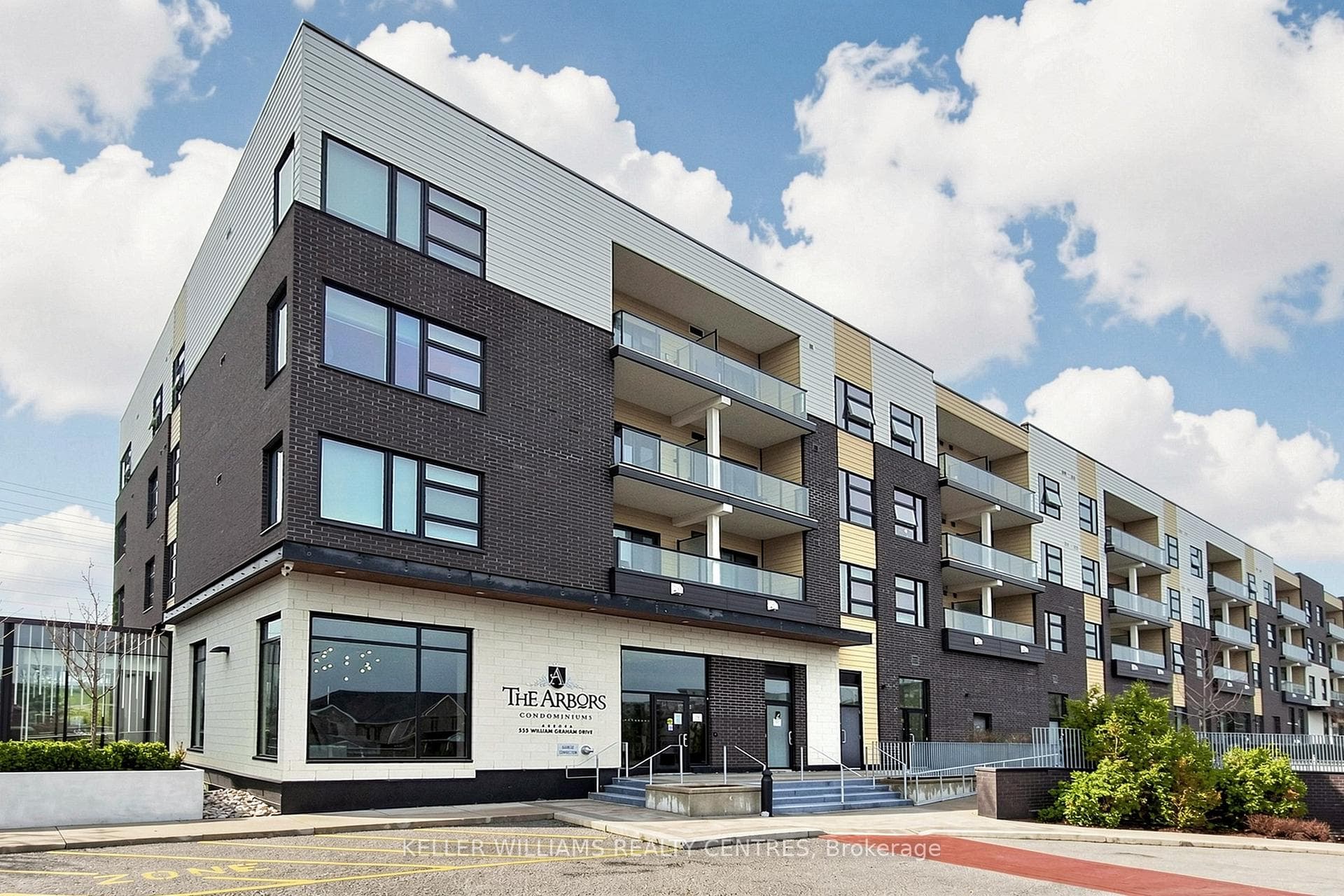 555 William Graham Drive Unit 101, Aurora, ON L4G 3H9 - Photo 1
