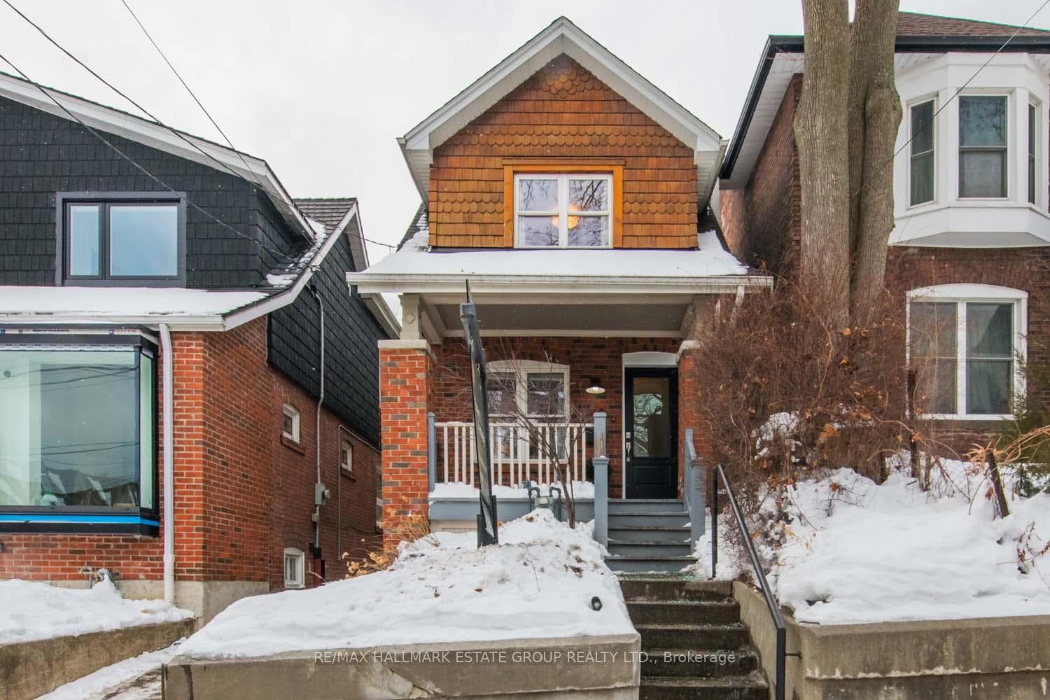 418 Jones Avenue, Toronto E01