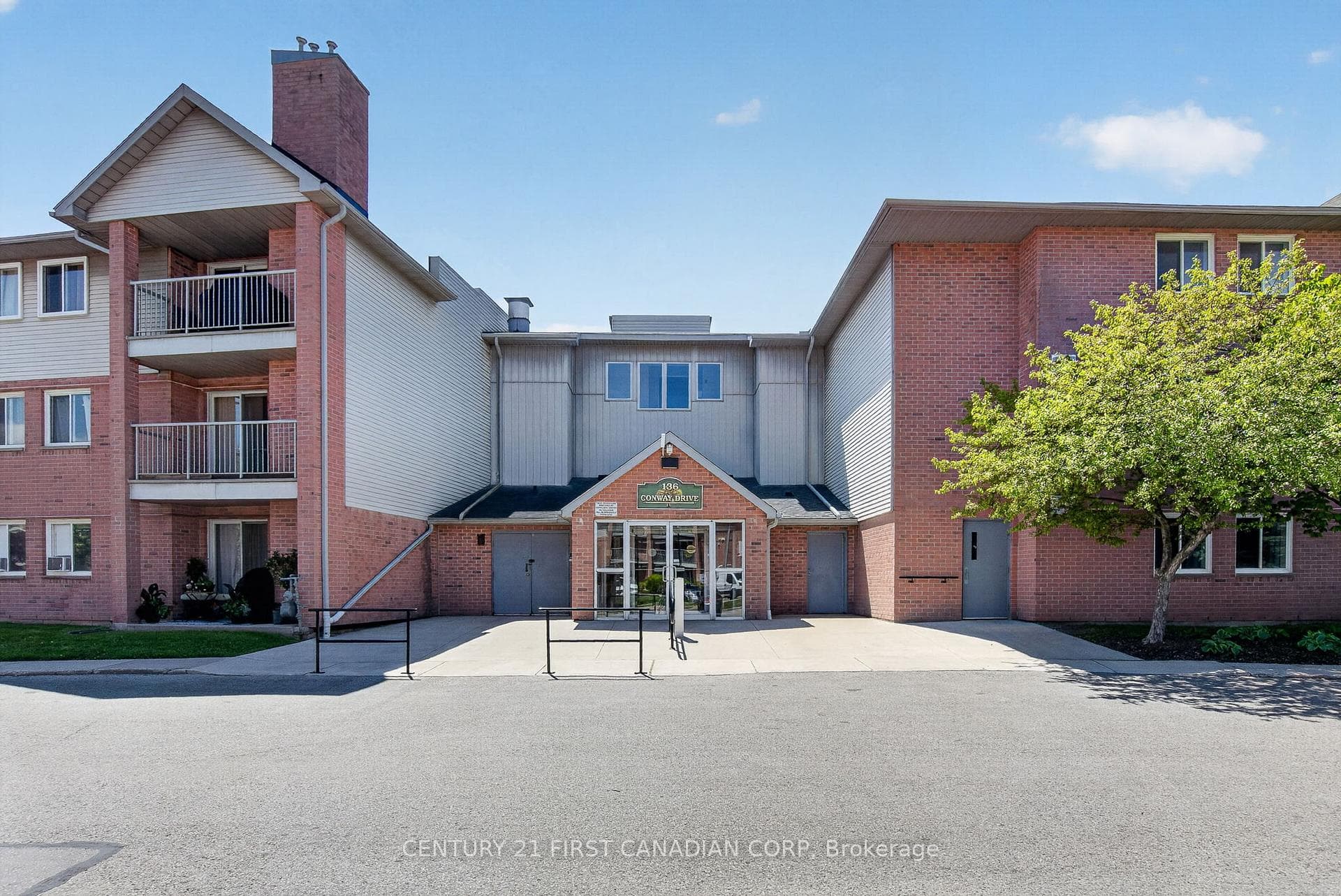136 Conway Drive Unit 11, London South