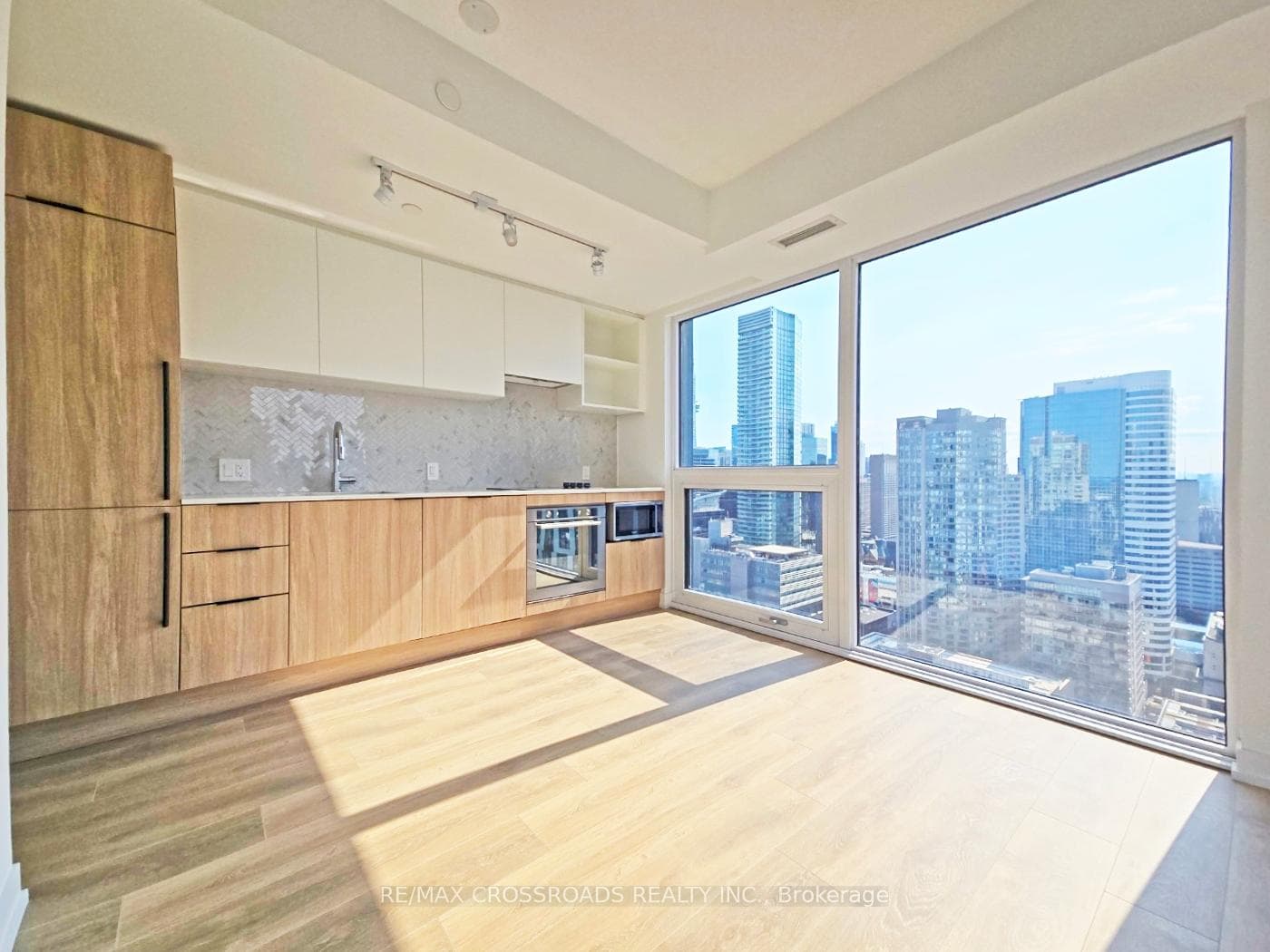82 Dalhousie Street Unit 4012, Regent Park / Cabbagetown / St. James Town, ON M5B 0C5 - Photo 1