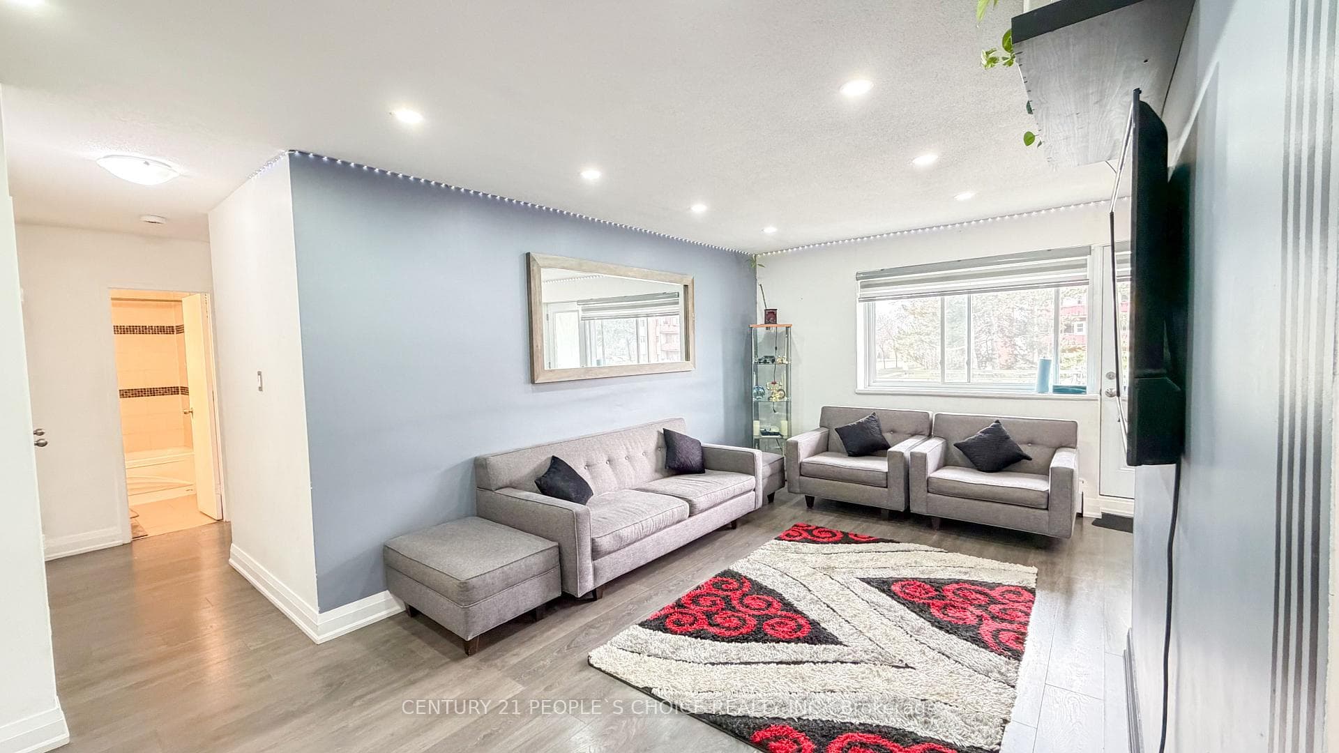 2485 Woking Crescent Unit 201, Mississauga, ON L5K 1Z6 - Photo 1