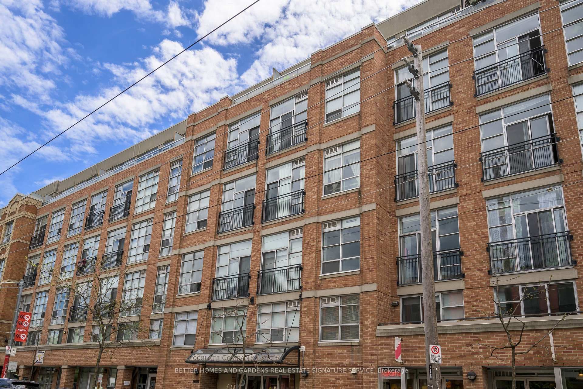 955 Queen Street Unit PH5, Toronto C01
