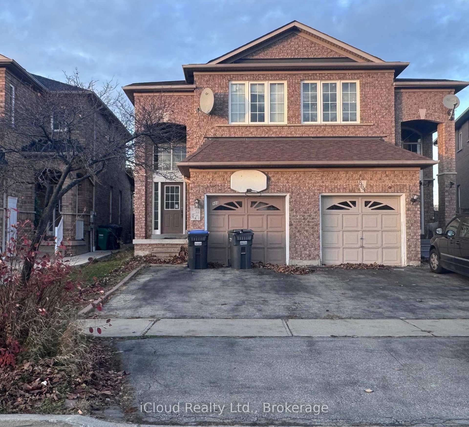 866 Khan Crescent, Mississauga, ON L5V 2R4 - Photo 1