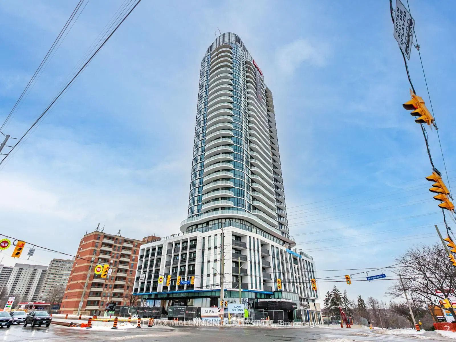 1 Fairview Road Unit 416, Mississauga, ON L5A 4C6 - Photo 1