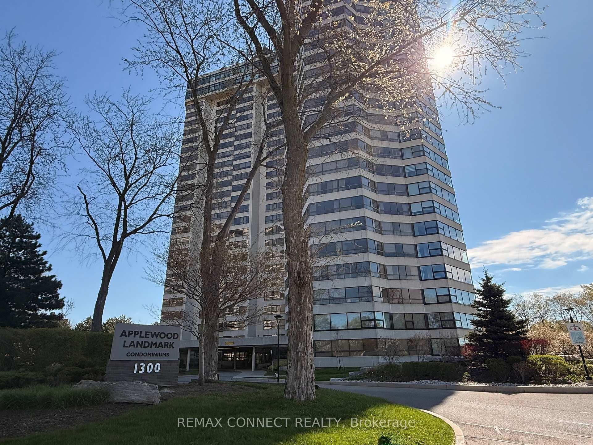 1300 Bloor Street Unit 2107, Mississauga, ON L4Y 3Z2 - Photo 1