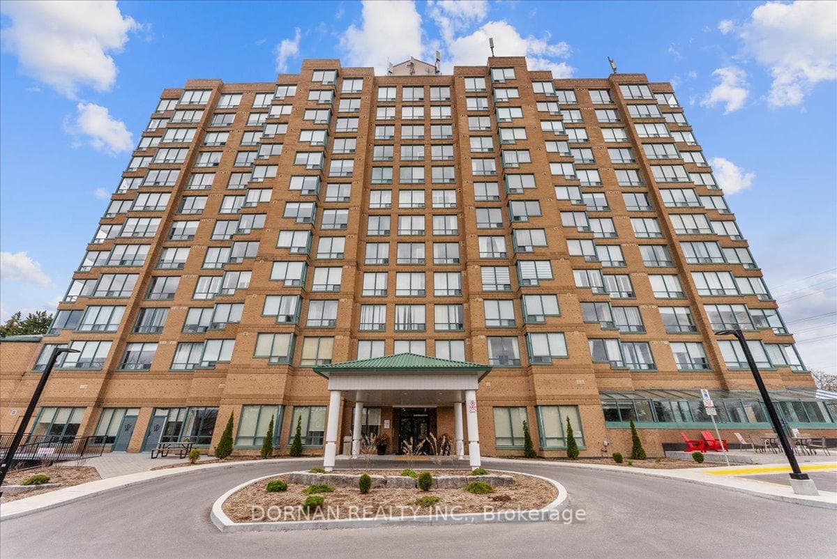 711 Rossland Road Unit 1112, Whitby