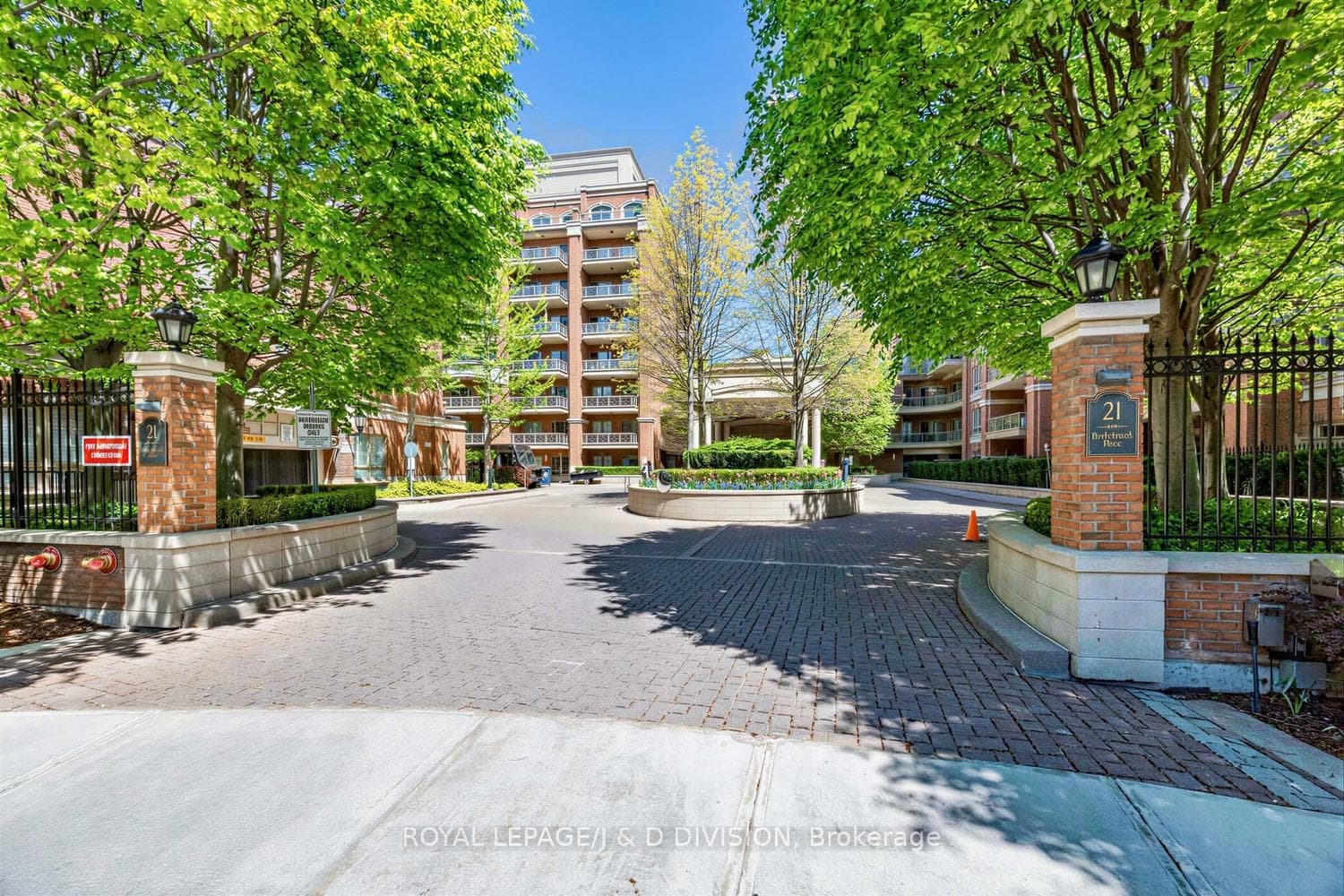 21 Burkebrook Place Unit 518, Bridle Path / York Mills / Hoggs Hollow, ON M4G 0A2 - Photo 1