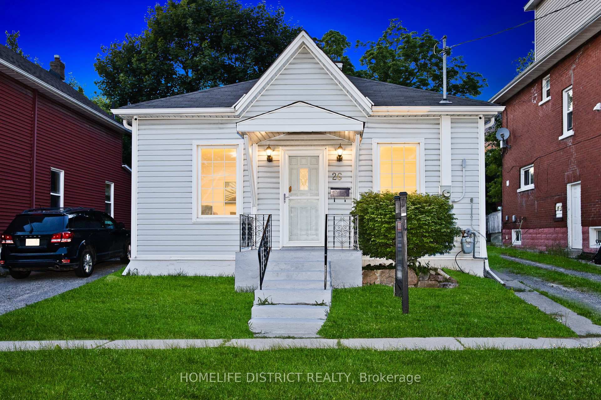26 Brock Street, Oshawa, ON L1G 1R9 - Photo 1