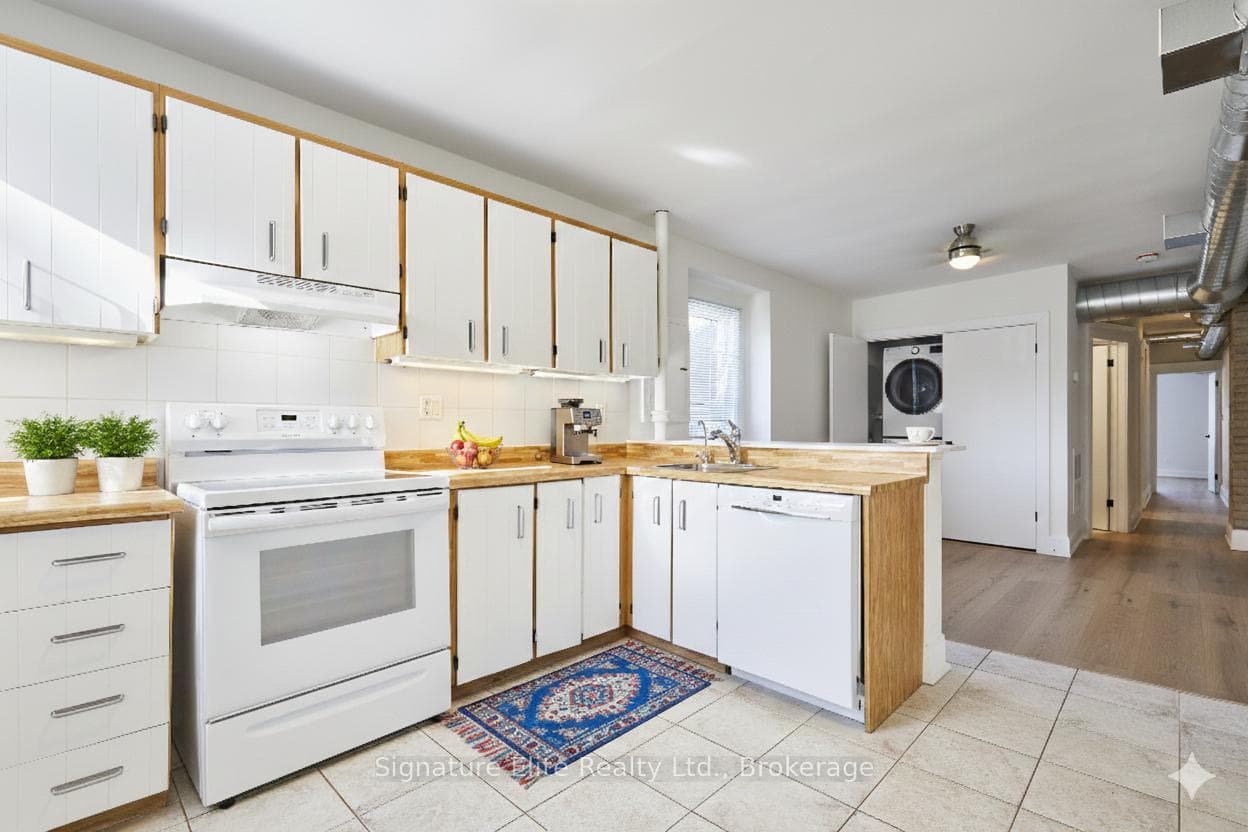 Virtually staged - kitchen