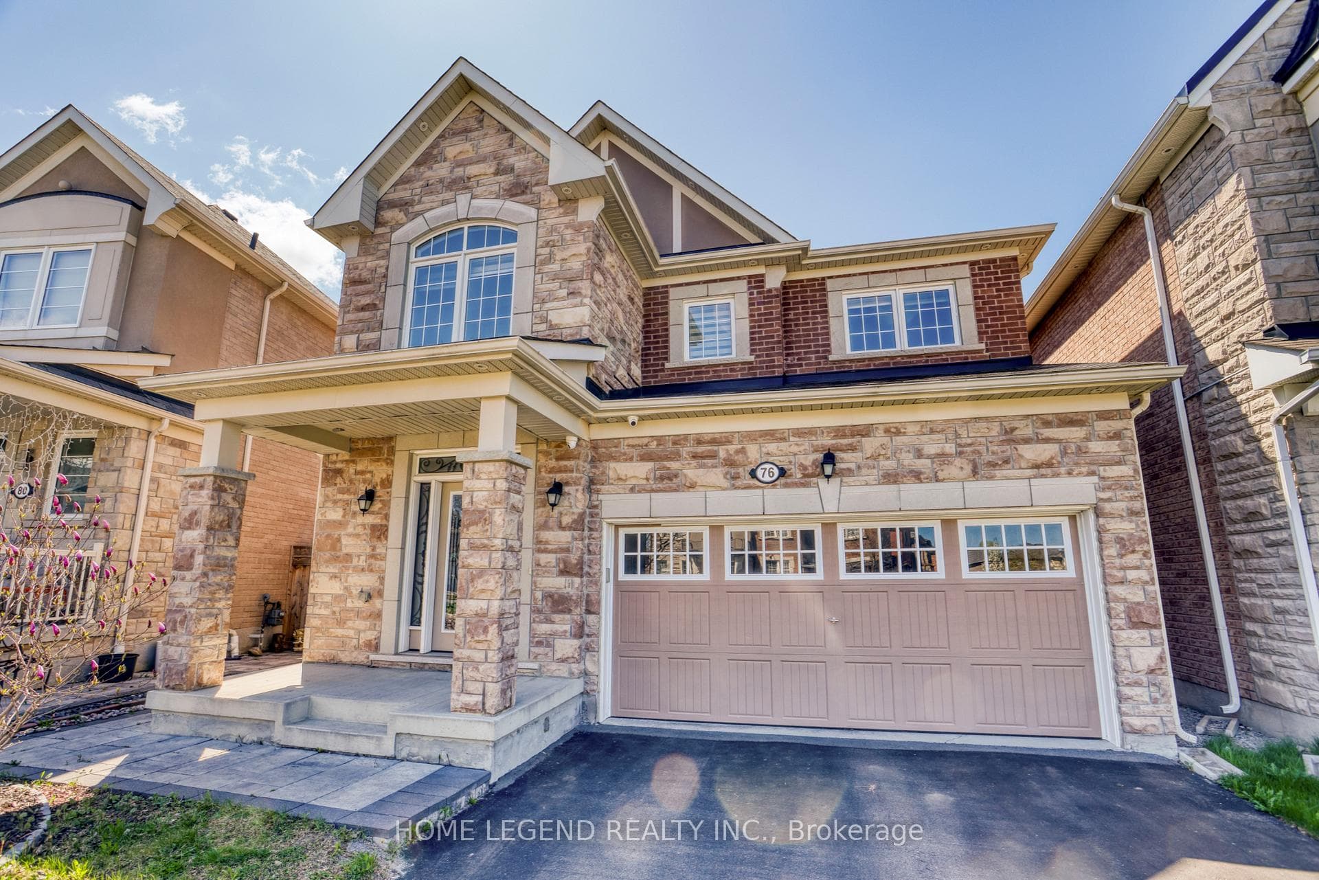76 Thomas Phillips Drive, Aurora
