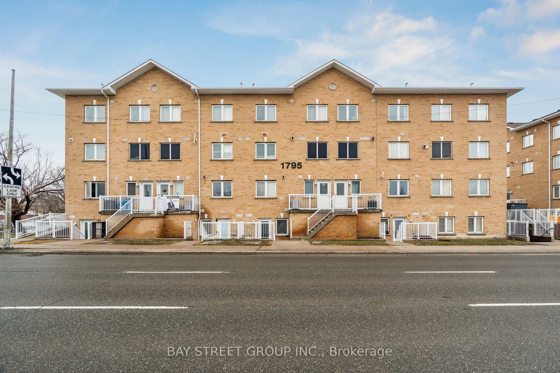 1795 Markham Road Unit 105, Scarborough (Morningside / West Hill), ON M1B 2Z7 - Photo 1