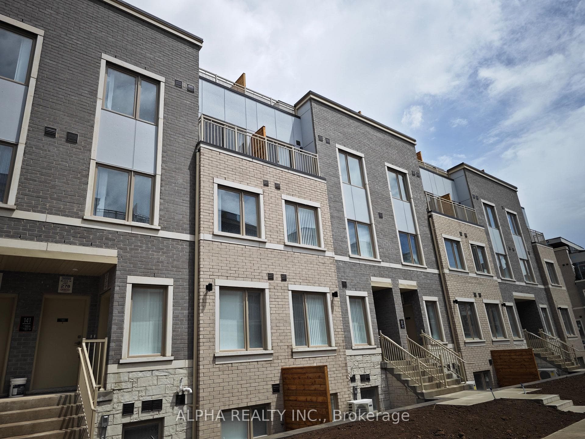 141 Honey Crisp Crescent Unit TH187, Vaughan, ON L4K 0N7 - Photo 1