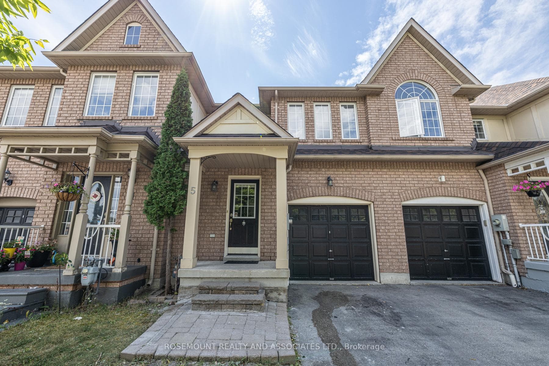 5 Playfair Road, Whitby, ON L1N 9S7 - Photo 1