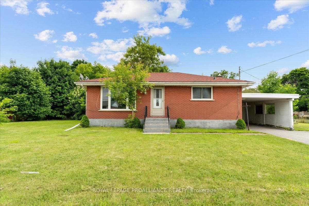 21 Parkdale Drive, Belleville, ON K8P 2P3 - Photo 1