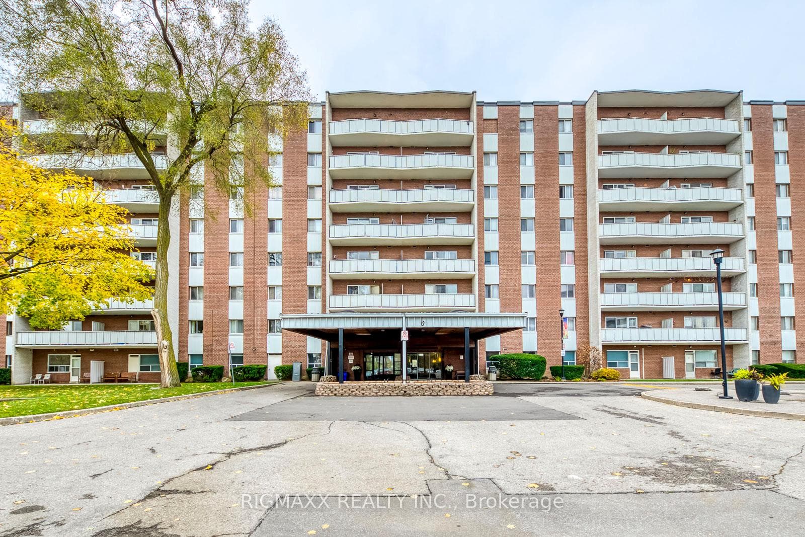 1660 Bloor Street Unit 801, Mississauga, ON L4X 1R9 - Photo 1