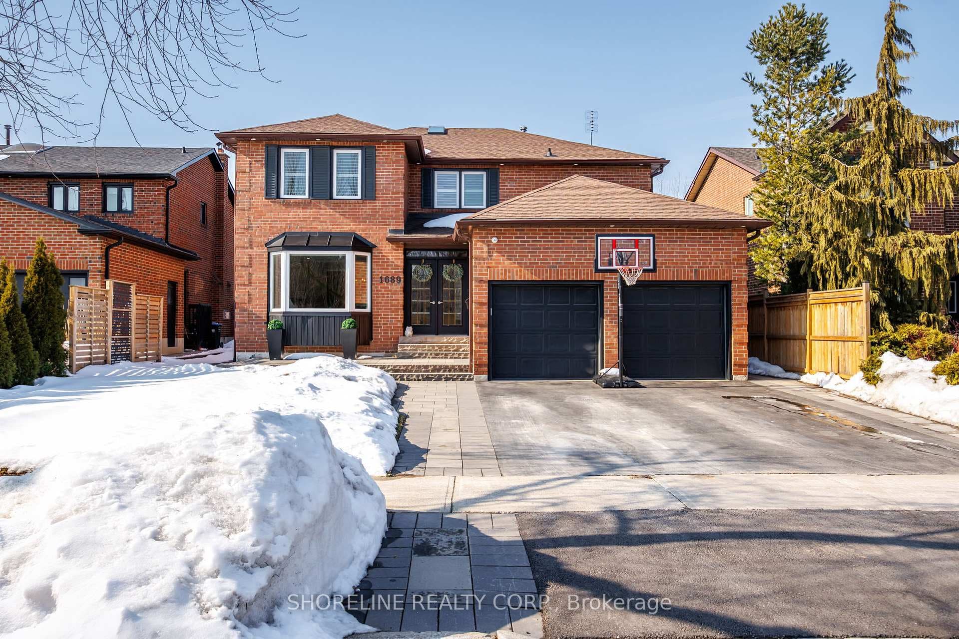 1689 Copseholm Trail, Mississauga, ON L4W 2C1 - Photo 1