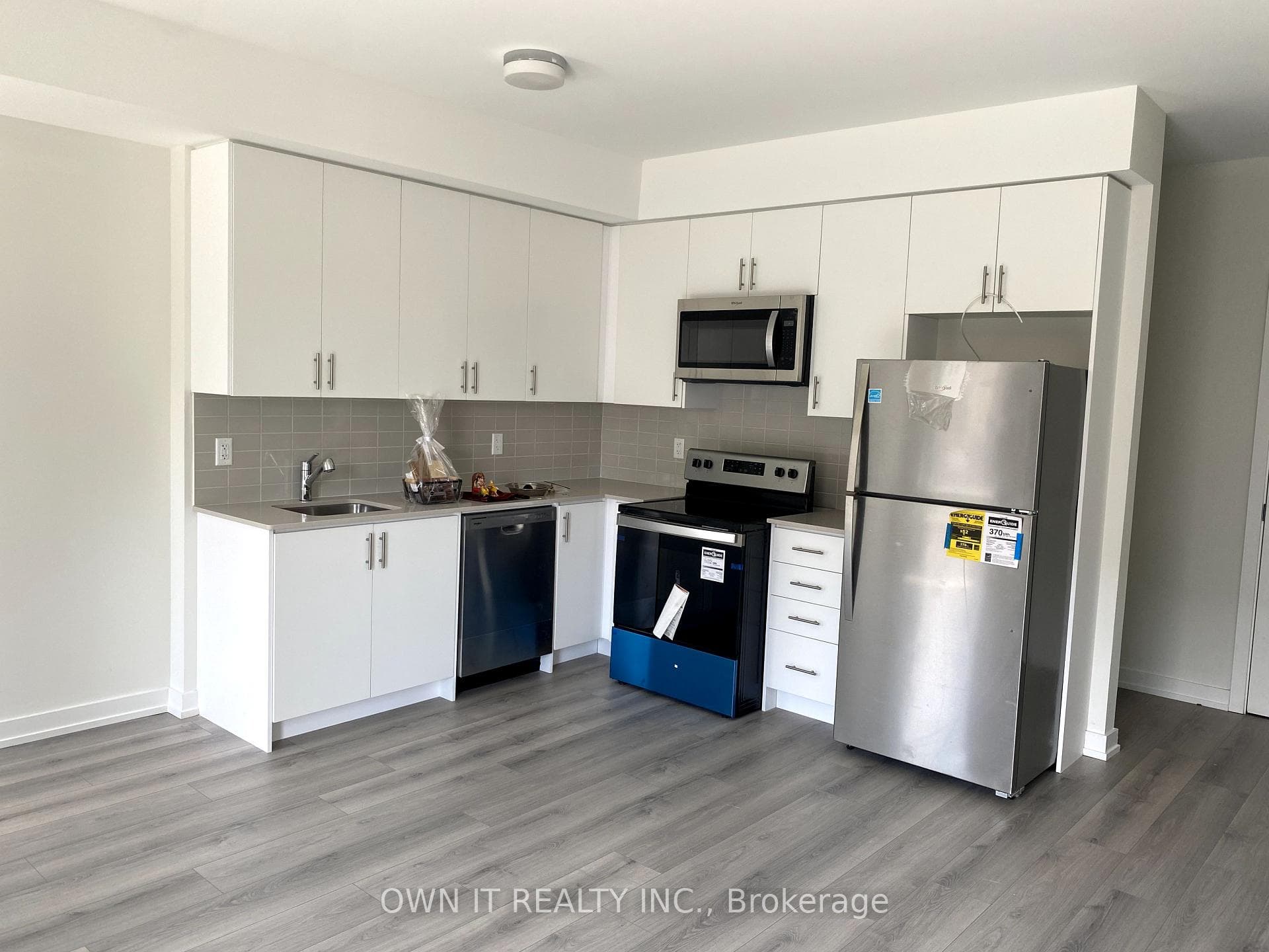 3538 Colonial Drive Unit 8, Mississauga, ON L5L 0C1 - Photo 1