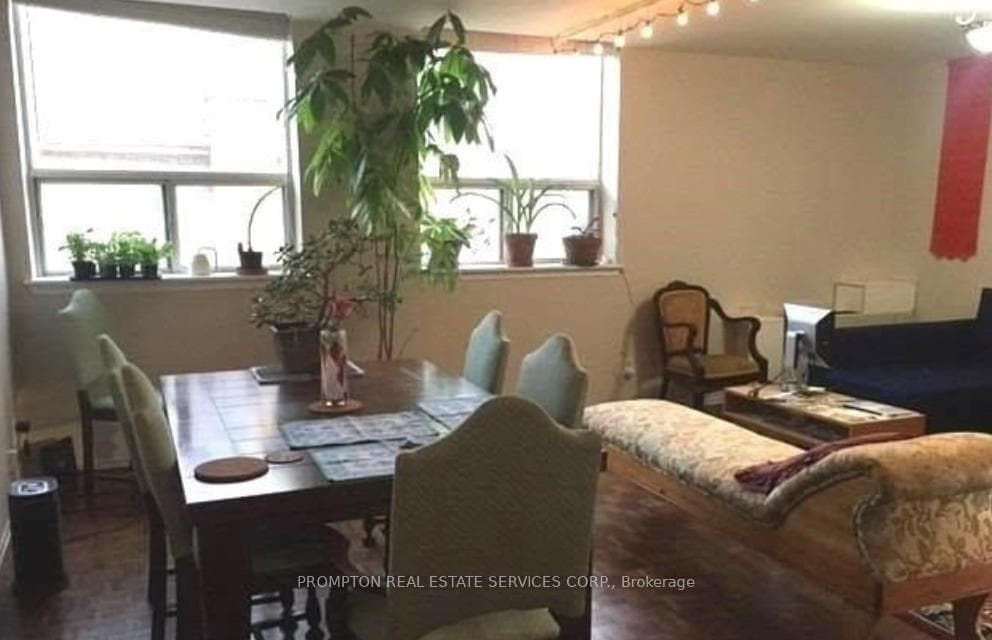 150 Beverley Street Unit 2F, Downtown Toronto / Waterfront