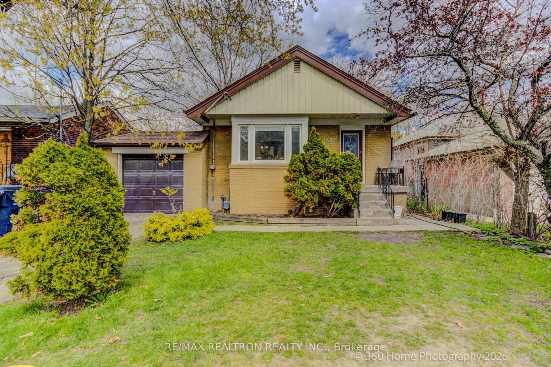 122 Mcgillivray Avenue, Lawrence Park / Bedford Park, ON M5M 2Y6 - Photo 1