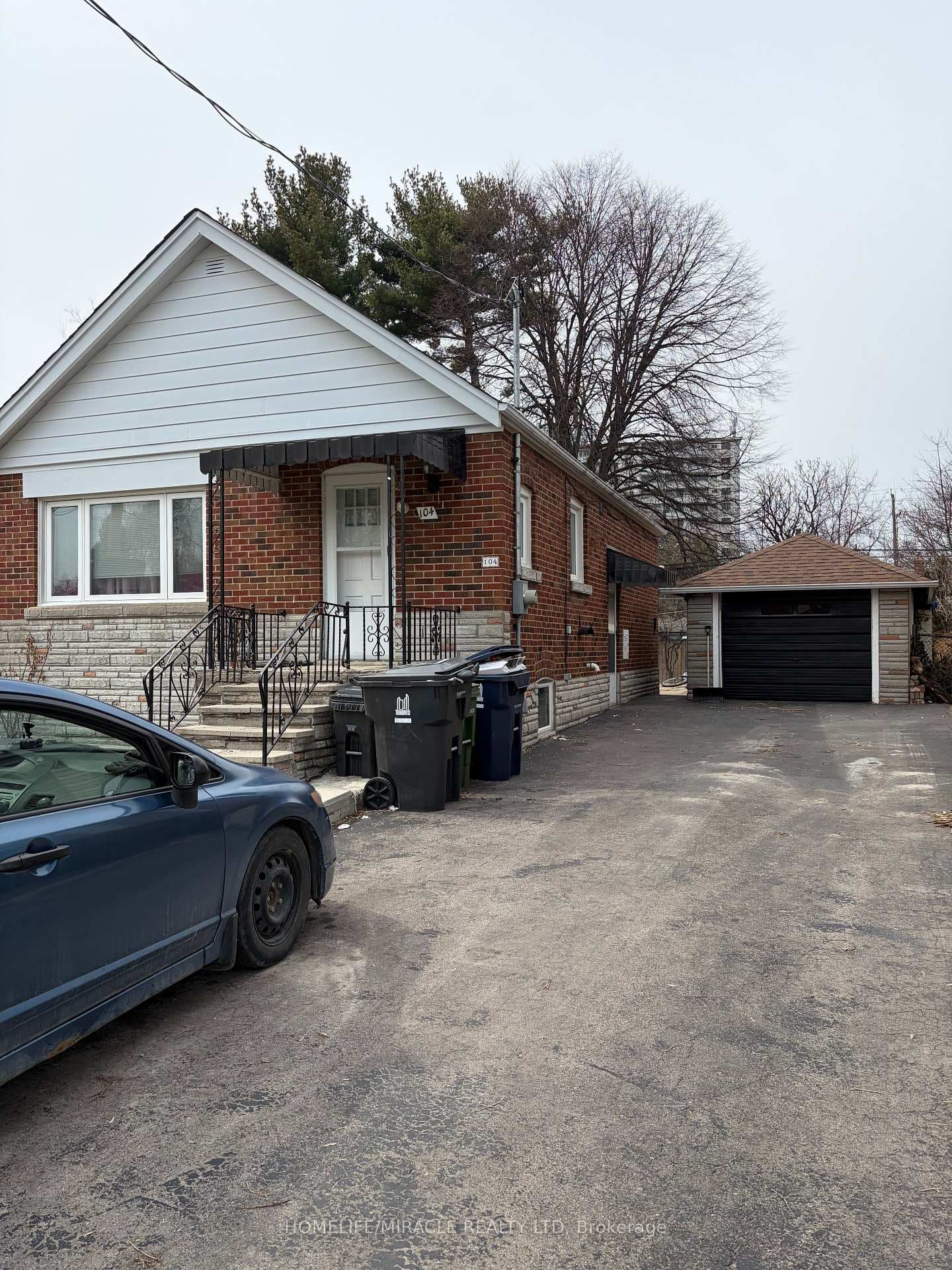 104 Meighen Avenue, Danforth / East York, ON M4B 2H7 - Photo 1