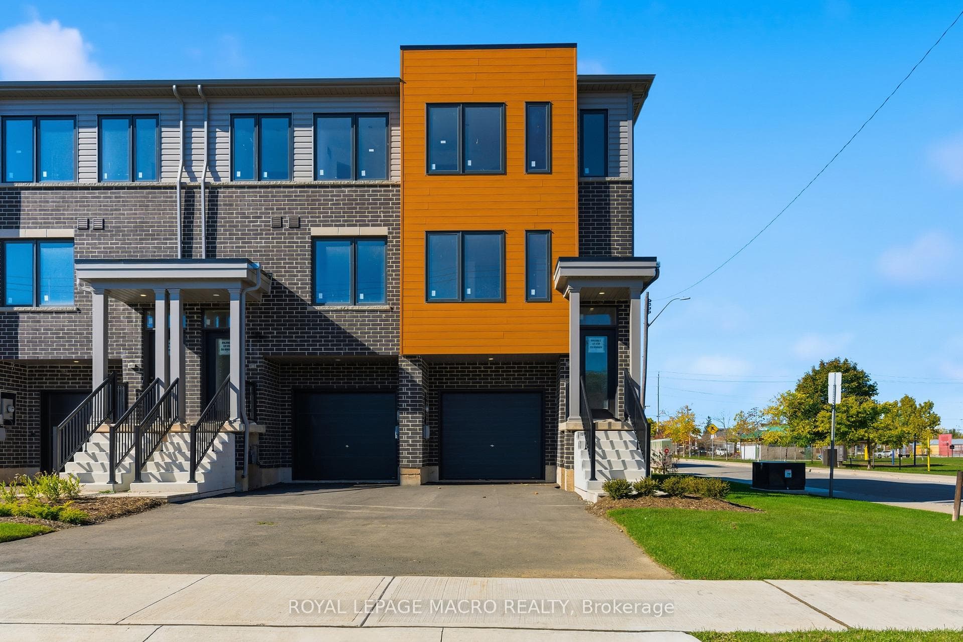 15B Bingham Road, Hamilton, ON L8H 0B5 - Photo 1