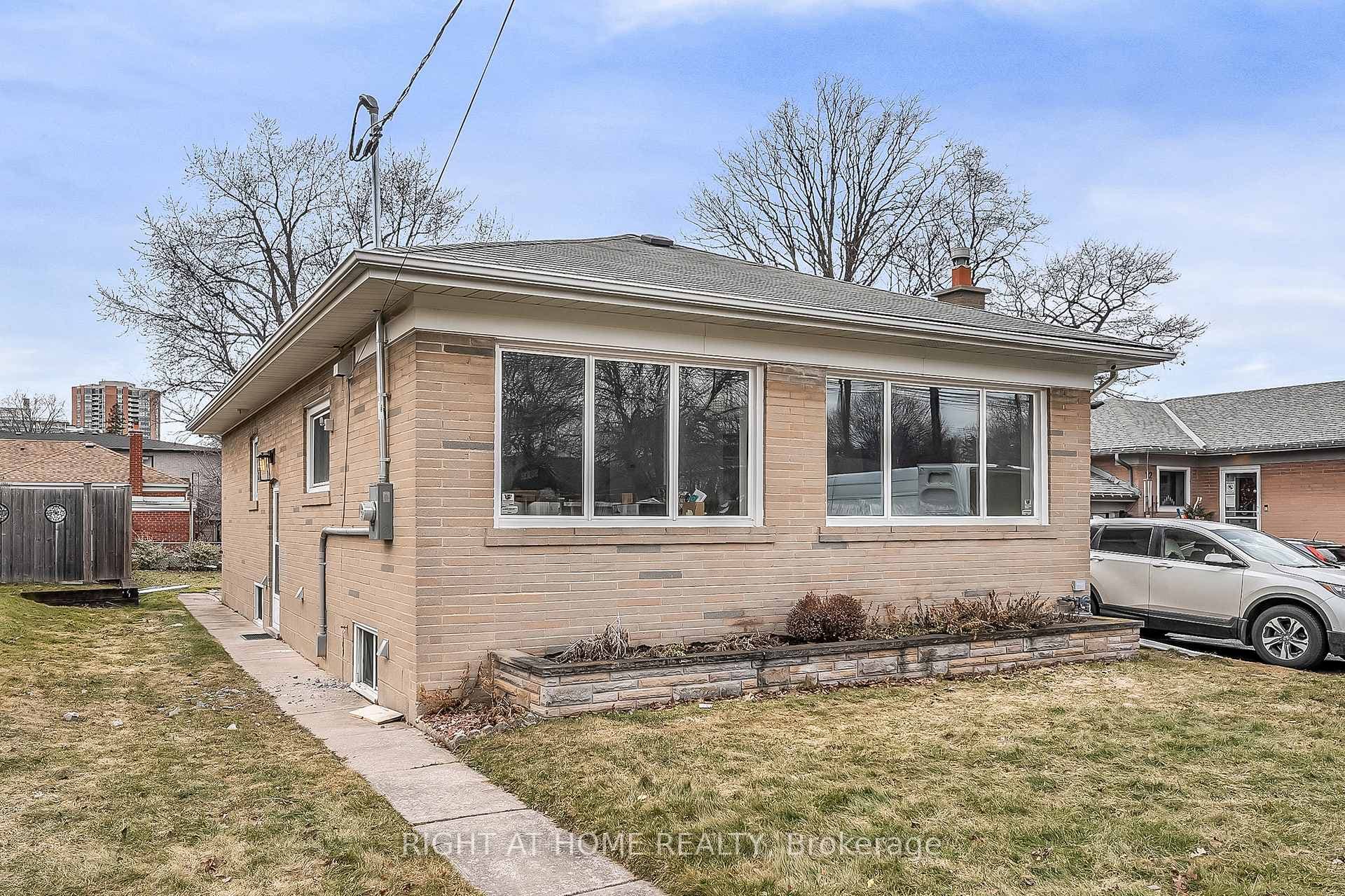 10 Golfwood Heights Unit Lower, Etobicoke (Kingsview Village / Humber Heights), ON M9P 3L9 - Photo 1