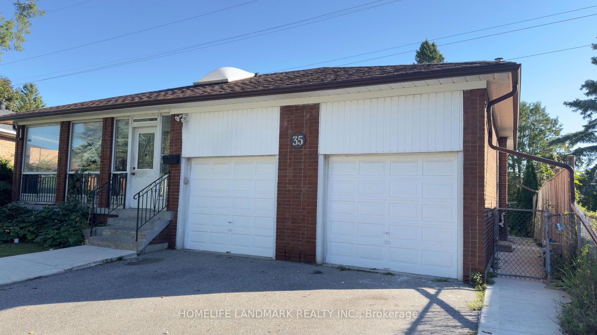 35 Lambeth Square, Scarborough Village / Eglinton East, ON M1W 3B3 - Photo 1