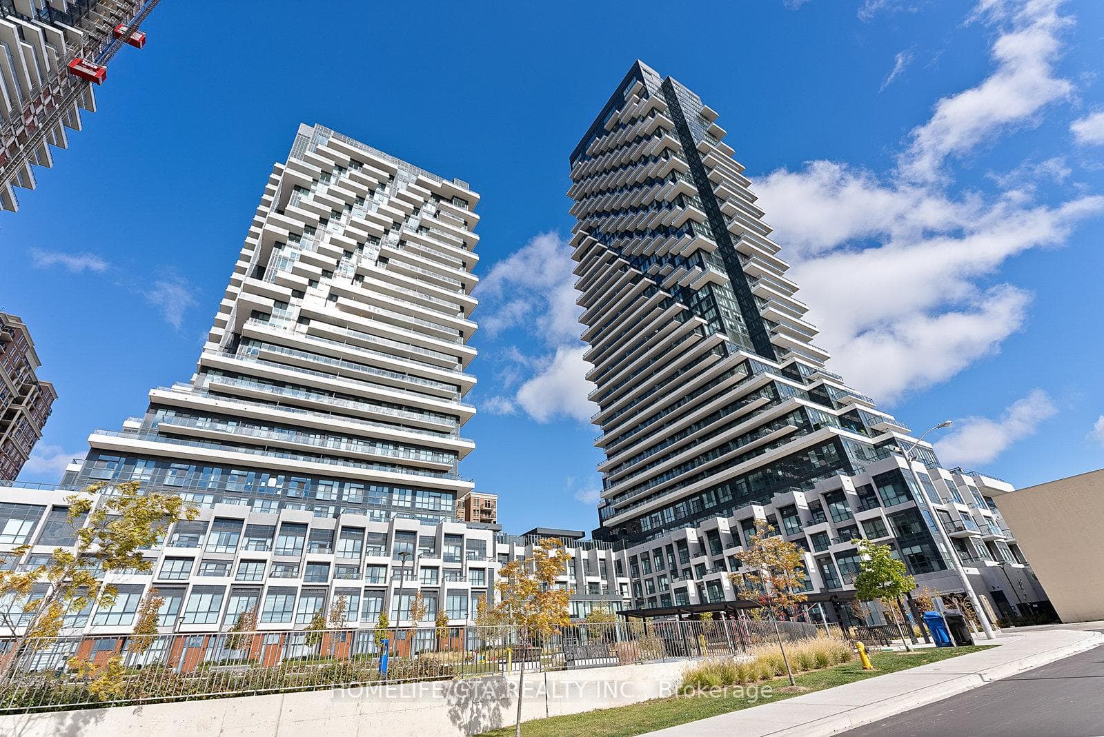 20 Inn On The Park Drive Unit 931, Don Mills / Parkwoods / Victoria Village, ON M3C 0P8 - Photo 1