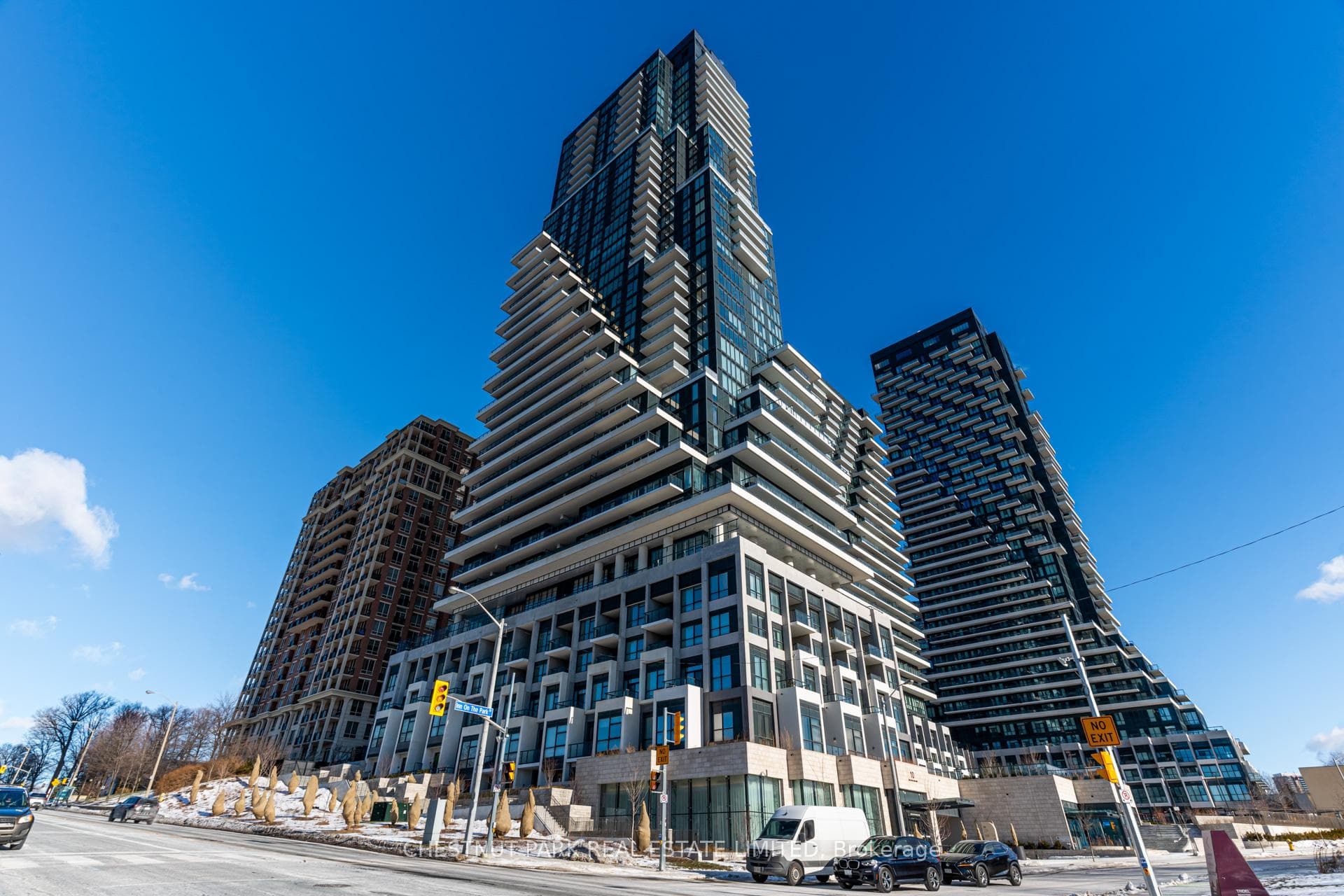10 Inn on the Park Drive Unit 311, Don Mills / Parkwoods / Victoria Village, ON M3C 0P9 - Photo 1