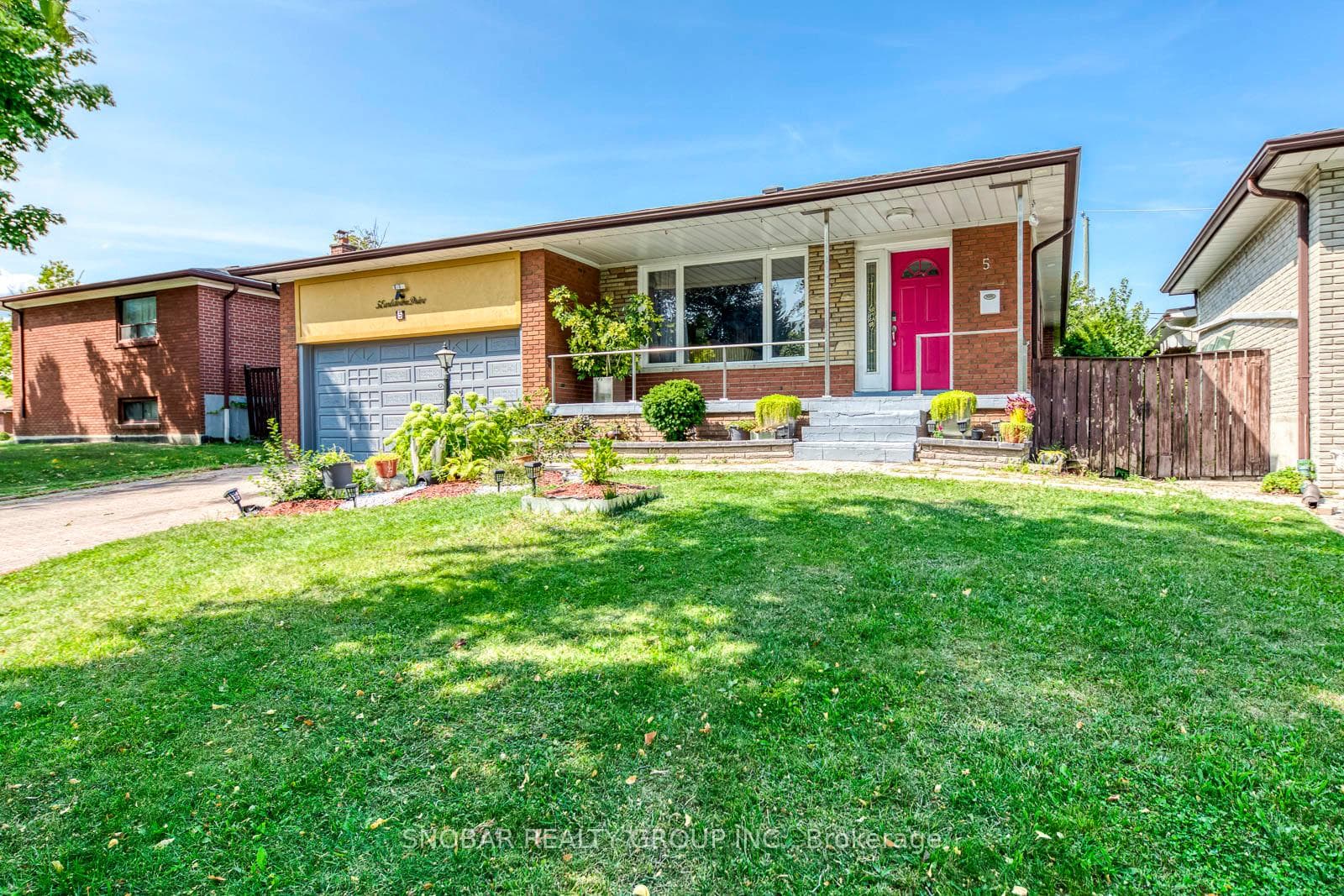 5 Earldown Drive, Toronto W09