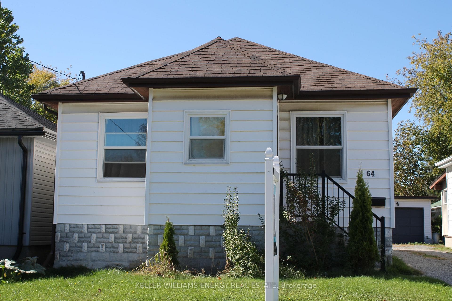 64 Grenfell Street, Oshawa, ON L1J 4W2 - Photo 1