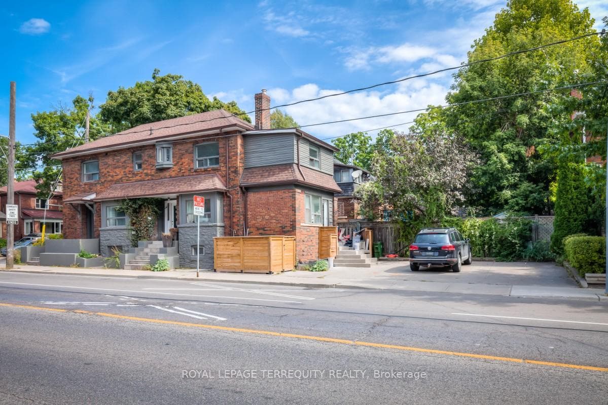 135 Jane Street Unit 1, Bloor West Village / Swansea, ON M6S 3Y7 - Photo 1