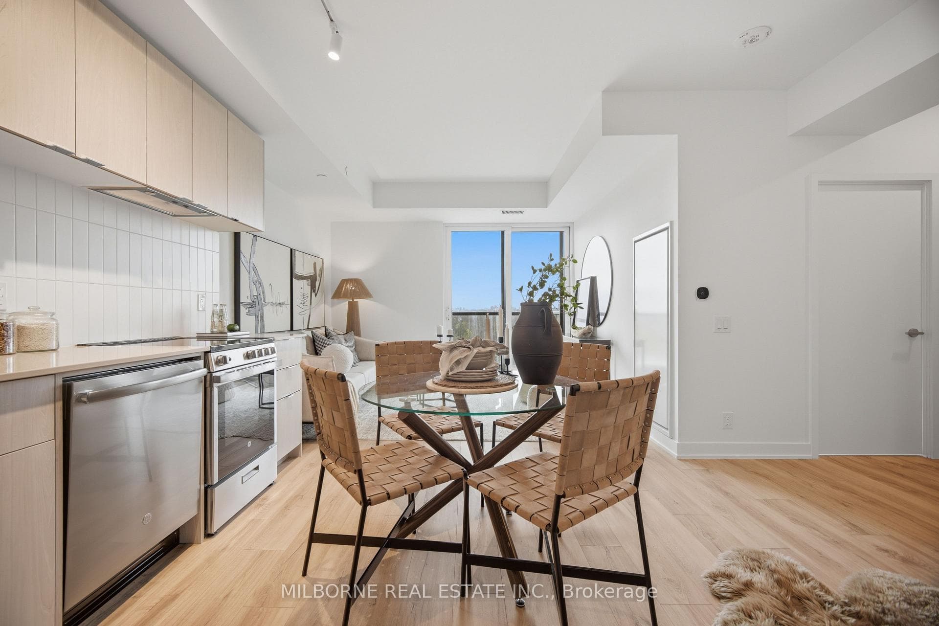 1660 Bloor Street Unit 1002, Bloor West Village / Swansea, ON M6P 1A8 - Photo 1