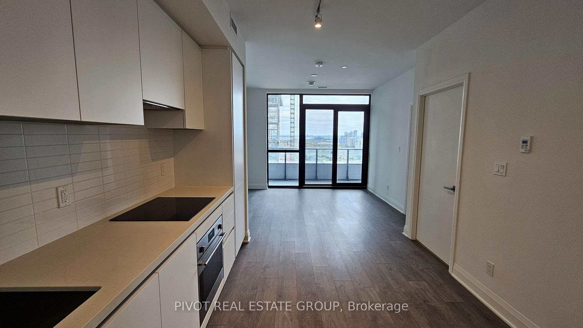 2 Erskine Road Unit 2810, Mississauga, ON L5B 0S1 - Photo 1