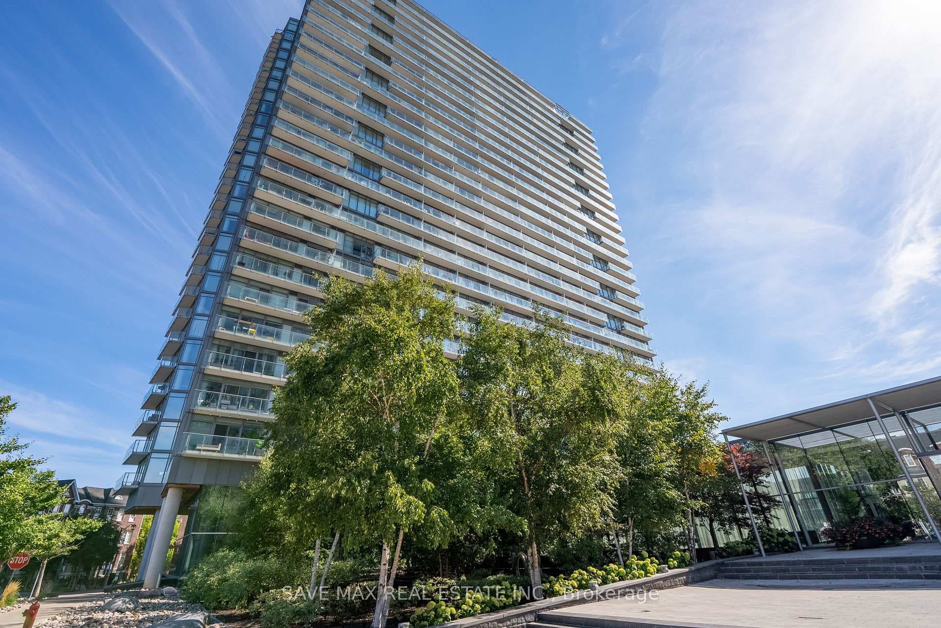 103 The Queensway N/A Unit 1712, High Park / Junction / Roncesvalles, ON M6S 5B3 - Photo 1