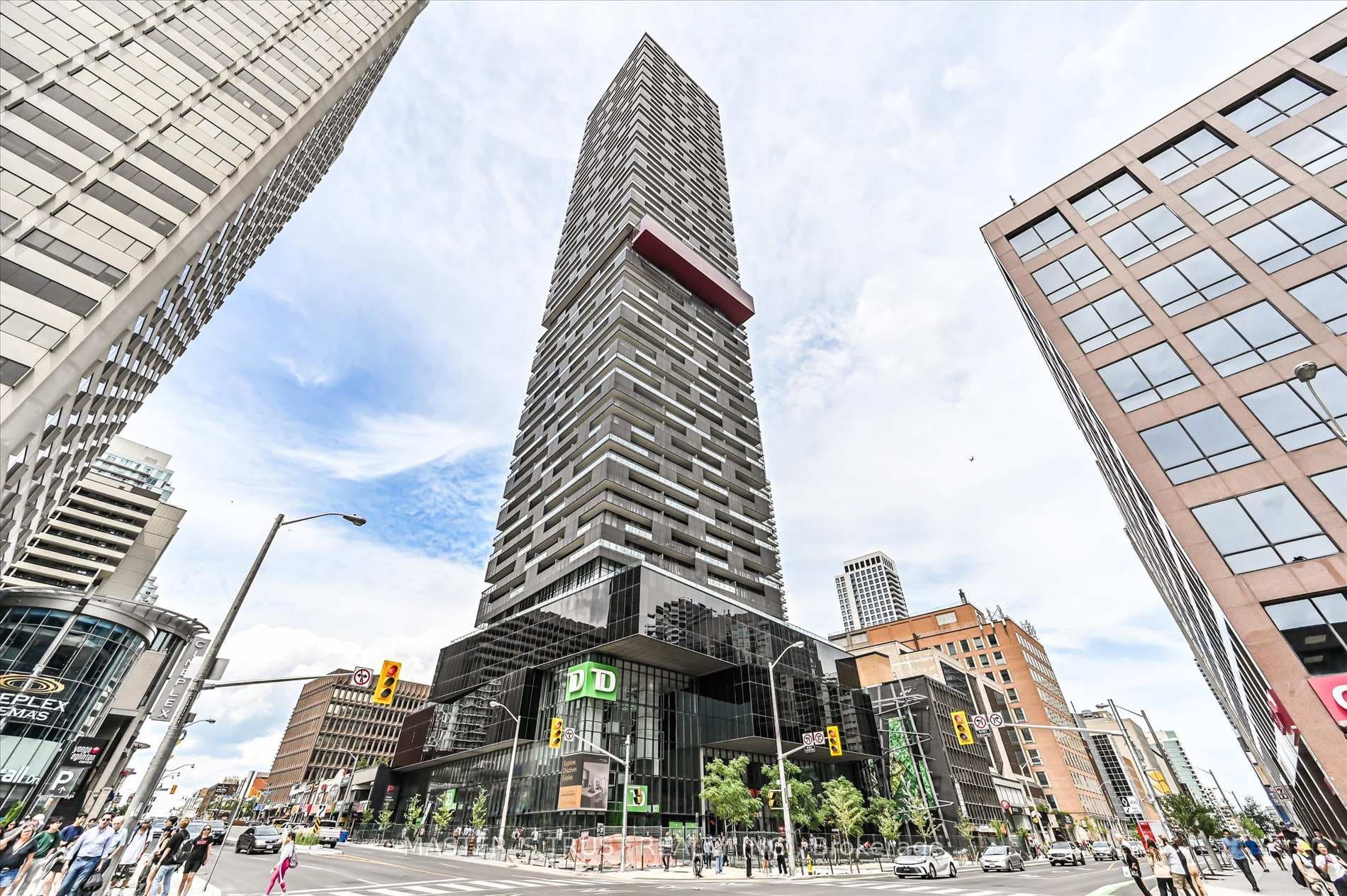 8 Eglinton Avenue Unit PH5801, Leaside / Davisville, ON M4P 0C1 - Photo 1