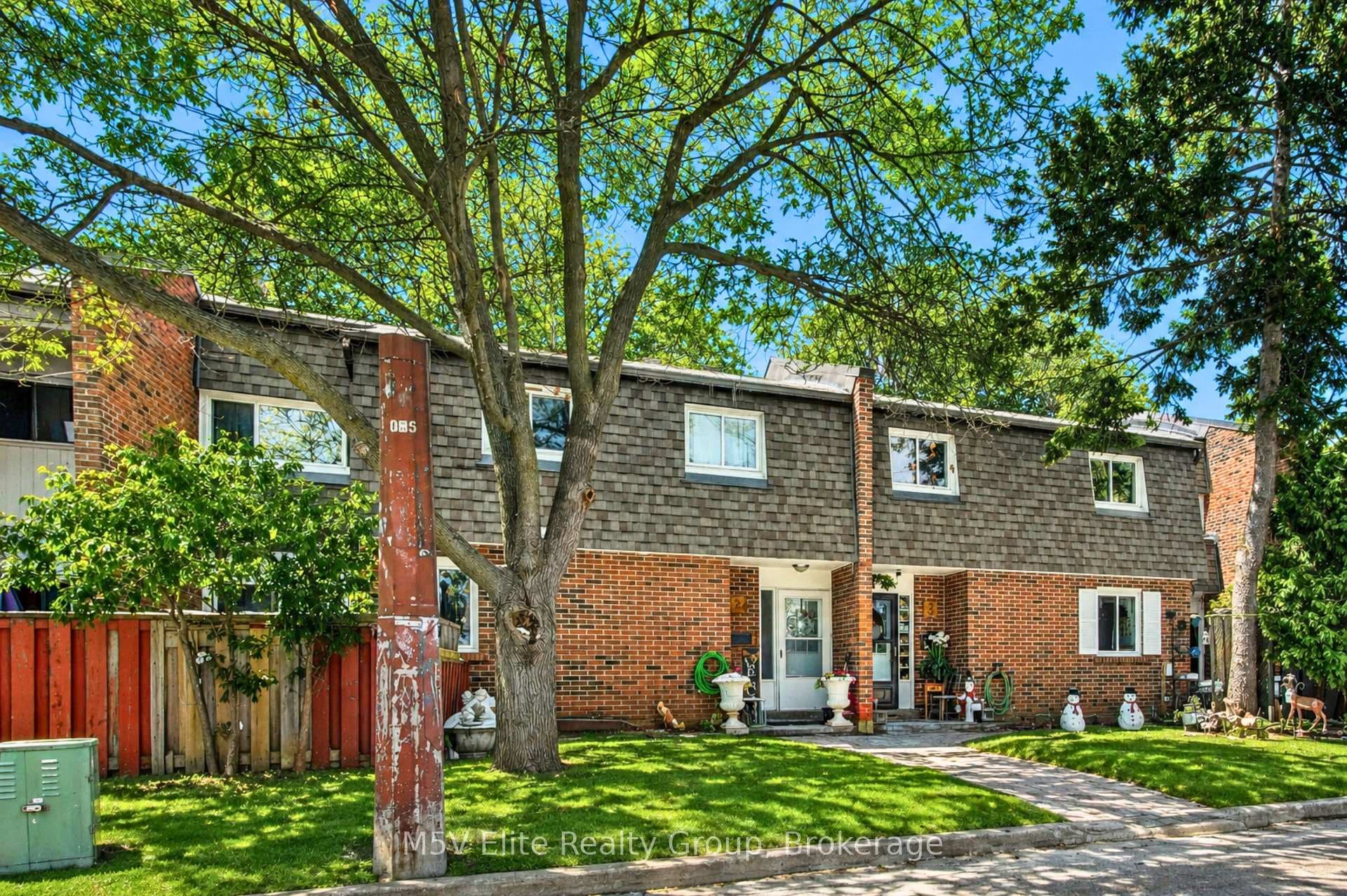 105 Dovedale Drive Unit 2, Whitby