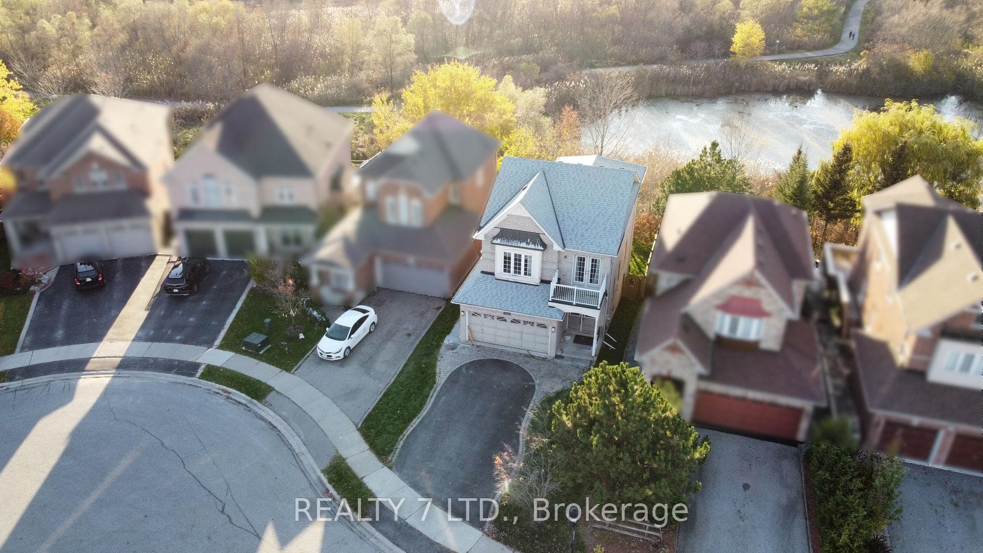 816 Walsh Court, Newmarket, ON L3X 2V3 - Photo 1