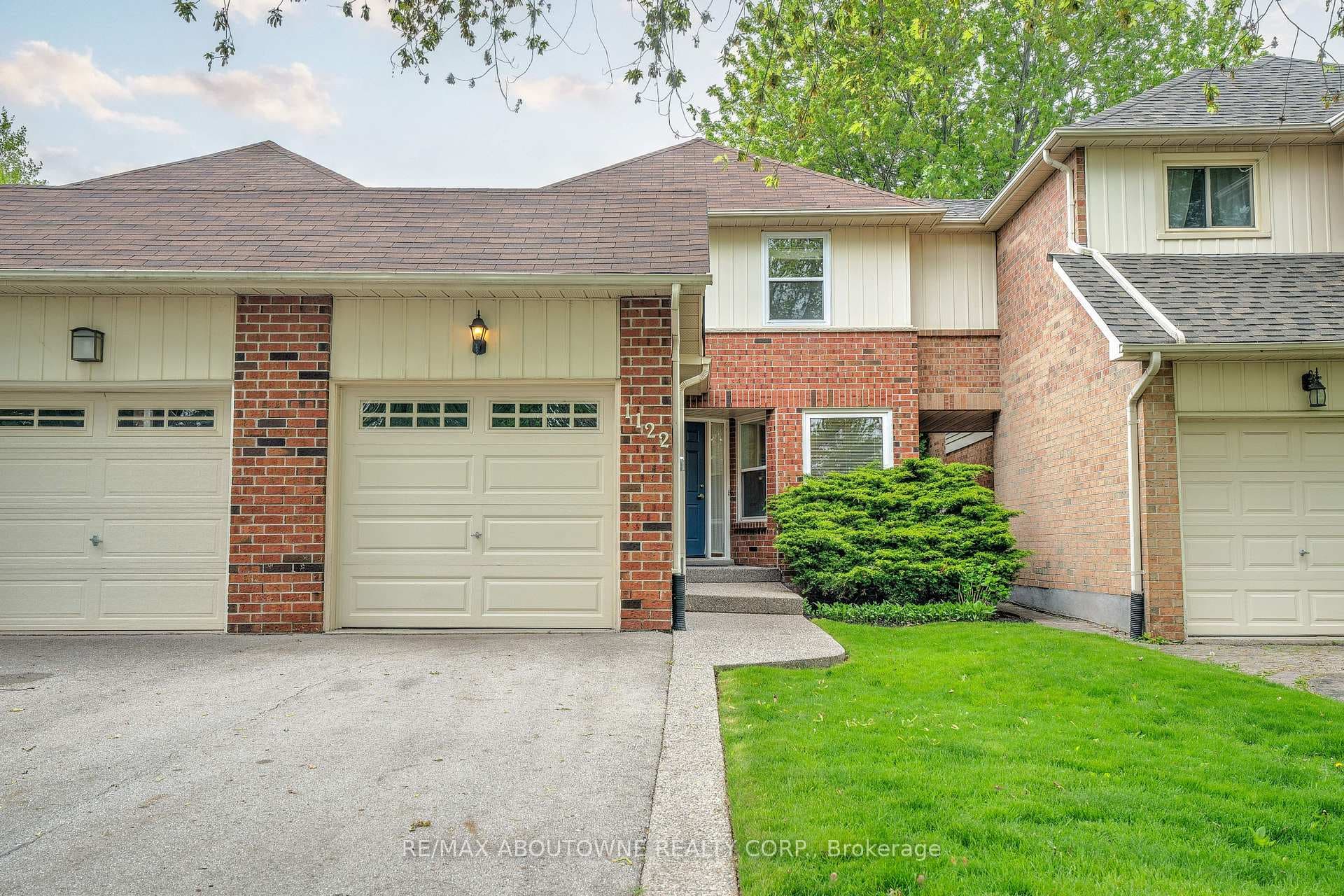 1122 Edgehill Place, Oakville
