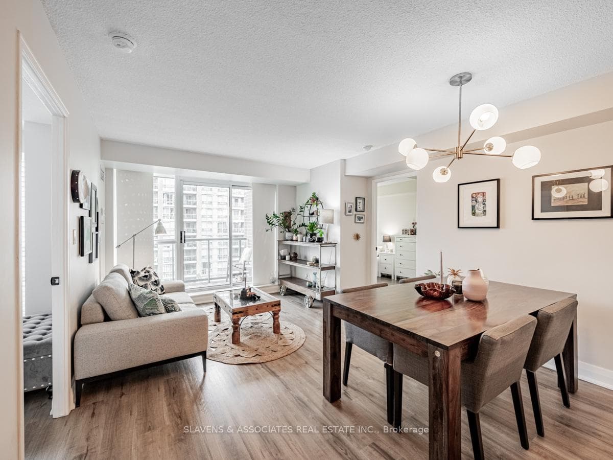 7 Michael Power Place Unit 1108, Toronto W08