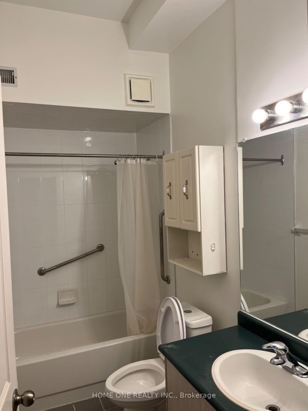 31 D'Arcy Street Unit 102, Downtown Toronto / Waterfront, ON M5T 1J8 - Photo 1