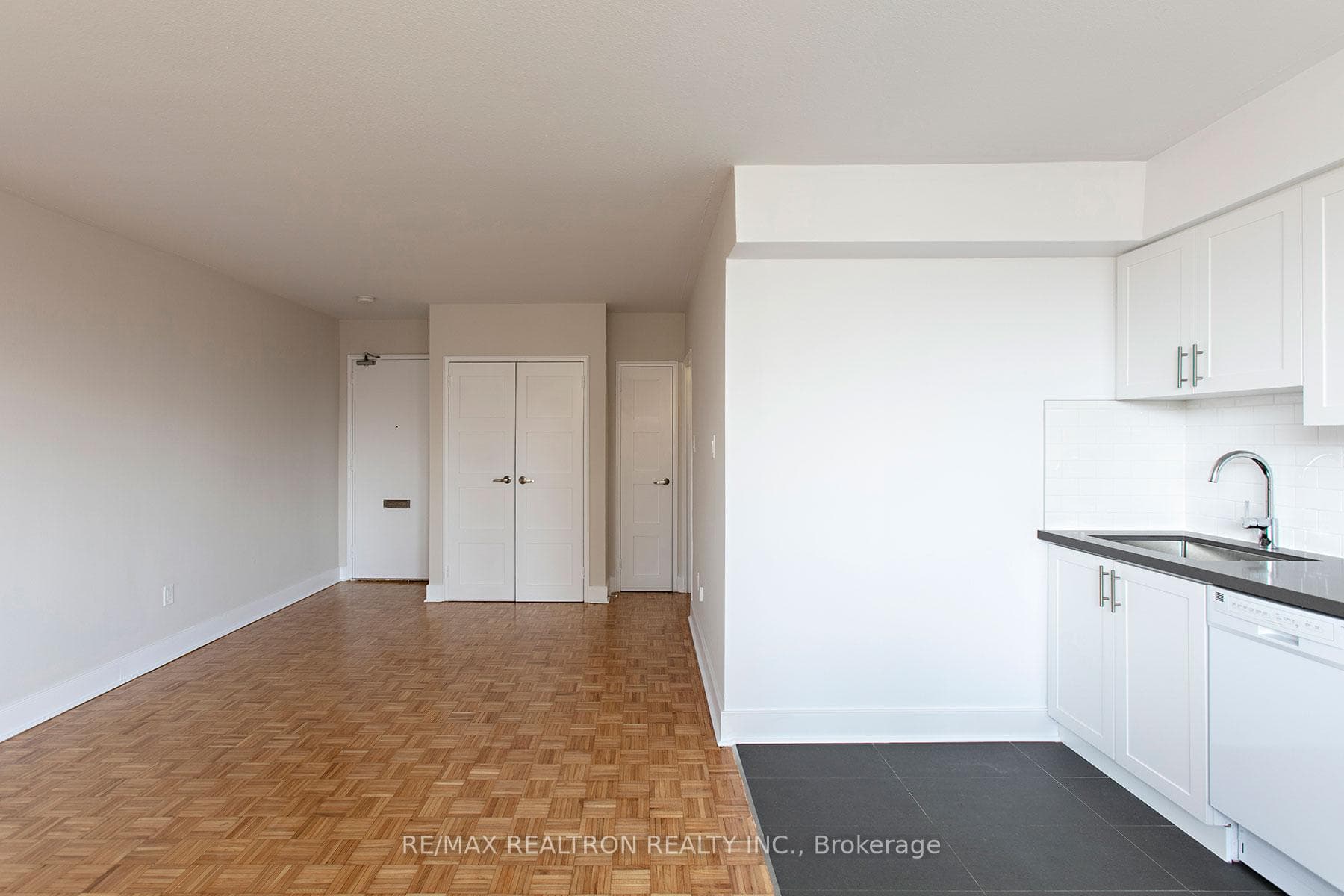 276 St George Street Unit 702, Annex / Yorkville / Summerhill, ON M5R 2P6 - Photo 1