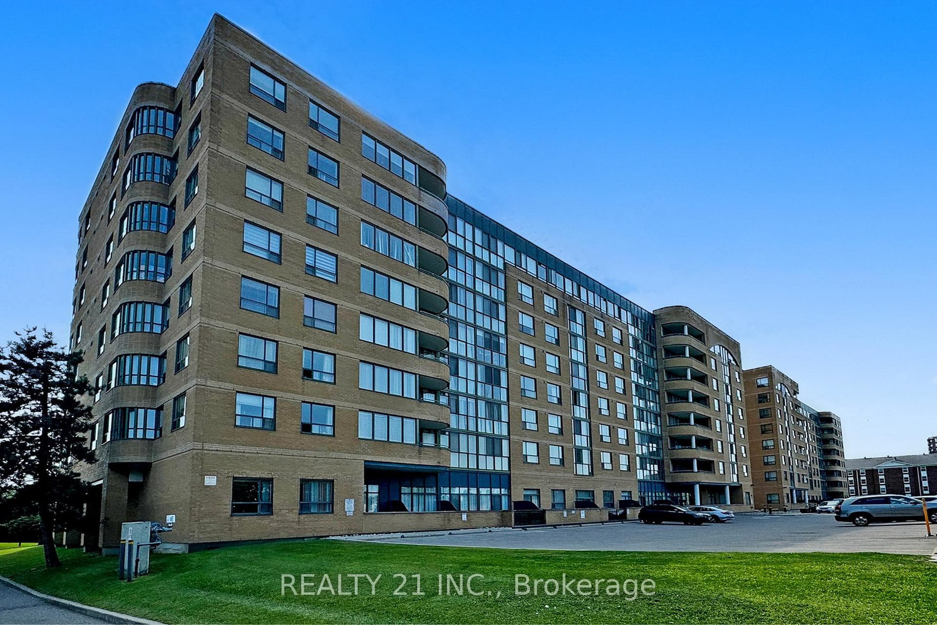 1665 Pickering Parkway Unit 607, Pickering, ON L1V 6L4 - Photo 1