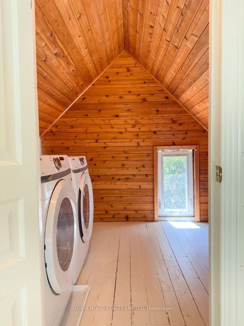 31 Pequegnat Avenue, Kitchener, ON N2H 1R7 - Photo 1