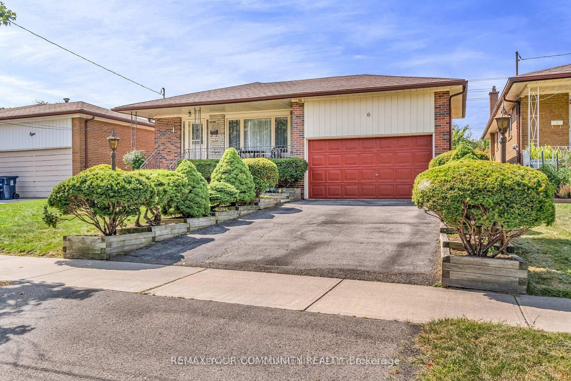 6 Hentob Court, Etobicoke (West Mall / Rexdale), ON M9V 2X1 - Photo 1