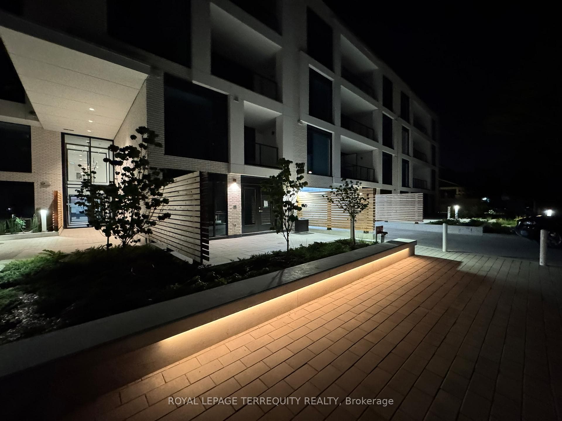 200 Keewatin Avenue Unit 301, Leaside / Davisville, ON M4P 0G4 - Photo 1