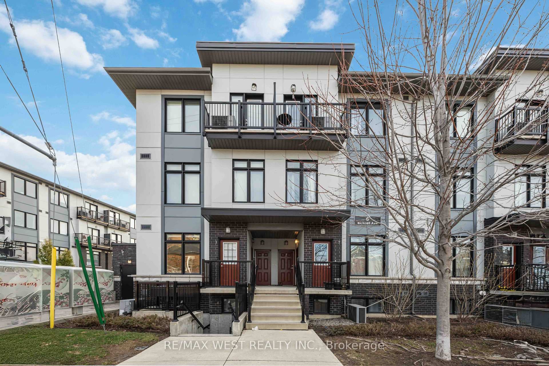 6 Bicknell Avenue Unit 1, Keelesdale / Eglinton West, ON M6M 0B4 - Photo 1